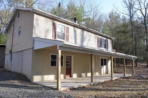 521 Pine Ridge Rd, Saylorsburg, PA 18353