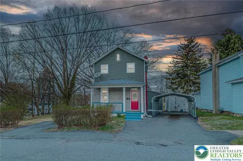 705 Spring St, Moosic, PA 18507 photo 2