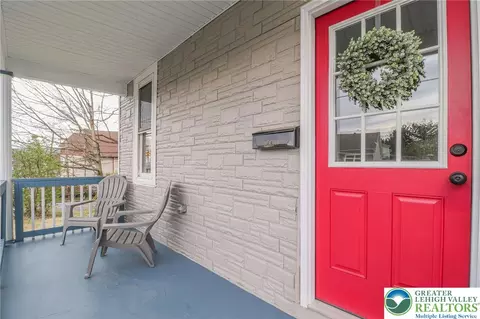 705 Spring St, Moosic, PA 18507 photo 4