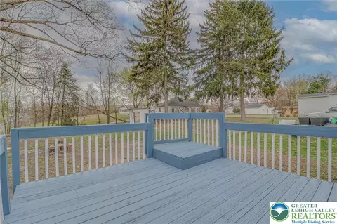 705 Spring St, Moosic, PA 18507 photo 33