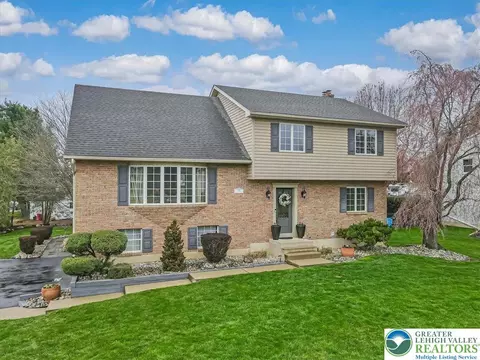 301 Florentine Dr, Forks Twp, PA 18040
