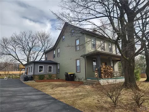 692 Blue Mountain Dr, Lehigh Twp, PA 18088