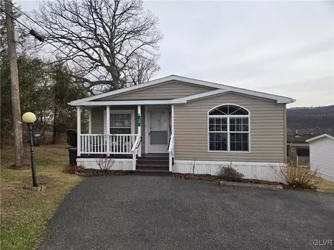 10 C St, Walnutport, PA 18088