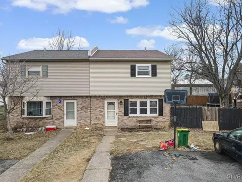 177 E 2nd St, Alburtis, PA 18011