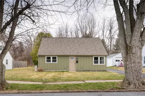 2062 Ridgelawn Ave, Bethlehem, PA 18018