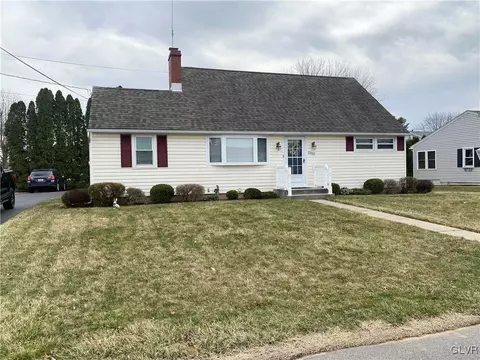 3350 Allen St, Palmer Township, PA 18045