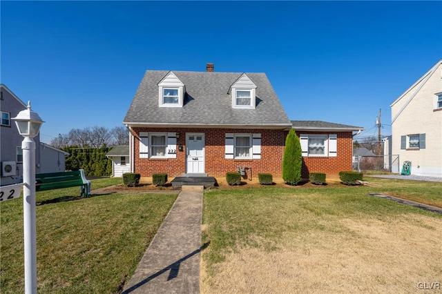 222 7th St, Fullerton, PA 18052