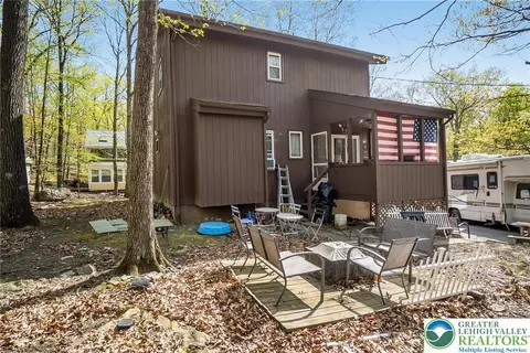 1231 Kensington Dr, East Stroudsburg, PA 18301