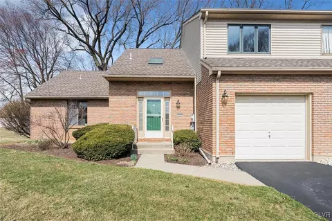 3217 Oakland Square Dr, Bethlehem, PA 18020