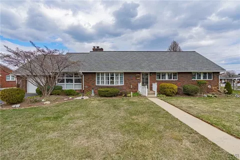 1727 Elmwood Dr, Fullerton, PA 18052