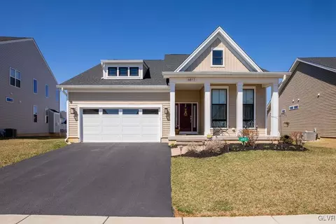 6817 Sycamore Dr, Bath, PA 18014