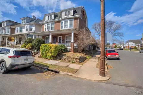 449 E North St, Bethlehem, PA 18018 photo 2