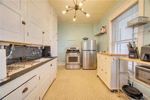 449 E North St, Bethlehem, PA 18018 photo 10