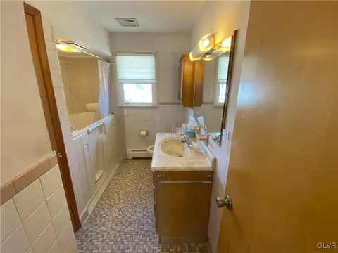 690 Dell Rd, Bath, PA 18014 photo 18