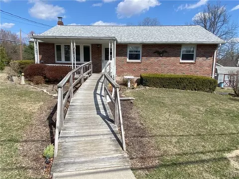 690 Dell Rd, Bath, PA 18014