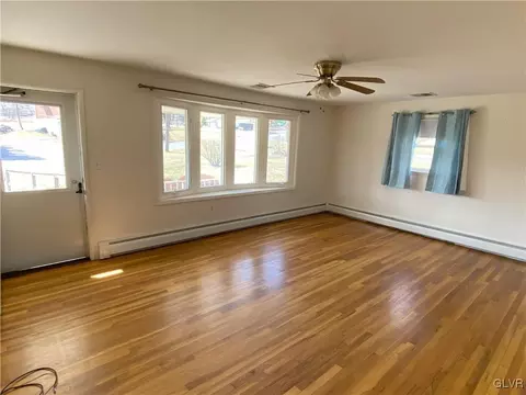 690 Dell Rd, Bath, PA 18014 photo 9