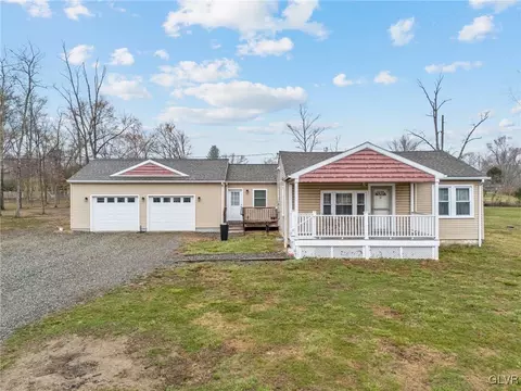 62 School Ln, Reading, PA 19606