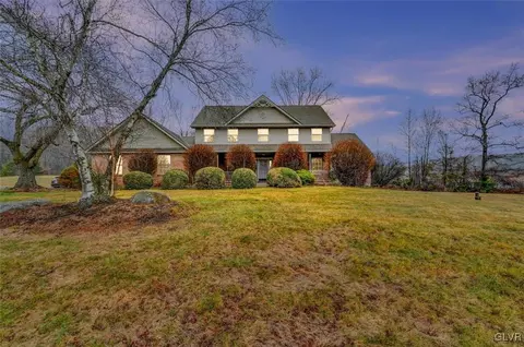 2227 Barney Ln, Effort, PA 18330