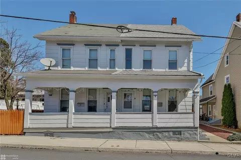 14 B St, Pen Argyl, PA 18072