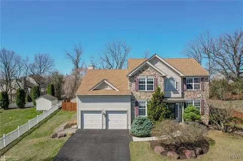 360 Ramblewood Dr, Forks Twp, PA 18040