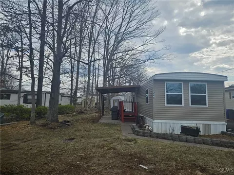 249 Dogwood Dr, Quakertown, PA 18951