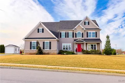 4331 Saratoga Dr, Bethlehem, PA 18020