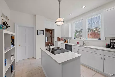 206 E Granada Ave, Hershey, PA 17033 photo 11