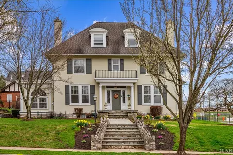 206 E Granada Ave, Hershey, PA 17033