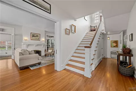 206 E Granada Ave, Hershey, PA 17033 photo 27