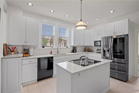 206 E Granada Ave, Hershey, PA 17033 photo 12