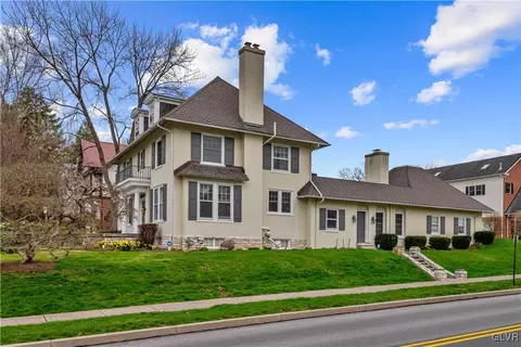 206 E Granada Ave, Hershey, PA 17033 photo 3