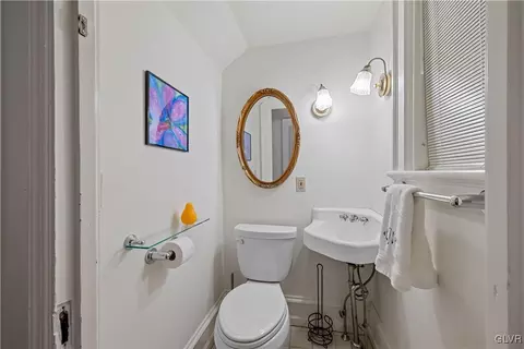 206 E Granada Ave, Hershey, PA 17033 photo 25