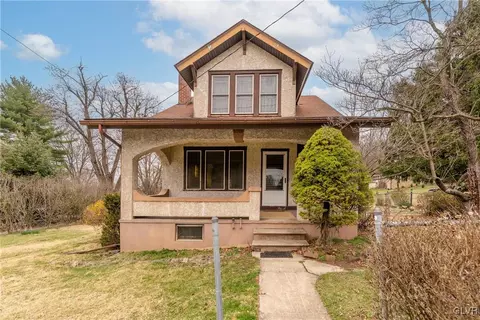 4275 5th St, Emmaus, PA 18049