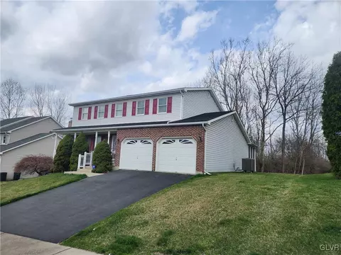 1302 Barrington Dr, Northampton, PA 18067