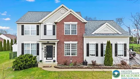 505 Trails End Ct, Forks Twp, PA 18040