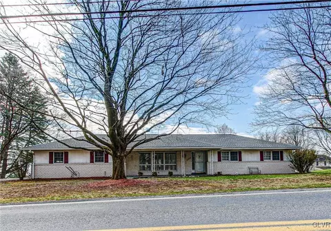 6214 Hilltop Rd, Orefield, PA 18069