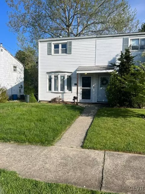 1554 Valley Rd, Bethlehem, PA 18018