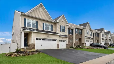 3992 Mink Rd, Emmaus, PA 18049