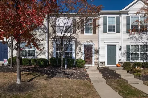 8443 Saylor Ct, Breinigsville, PA 18031