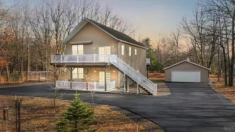 744 S Old Stage Rd, Albrightsville, PA 18210