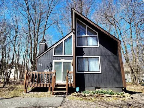 488 Country Place Dr, Coolbaugh Twp, PA 18466