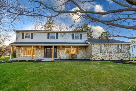 3755 Sydna St, Bethlehem, PA 18017