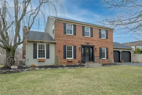 697 Kesslersville Rd, Forks Twp, PA 18040