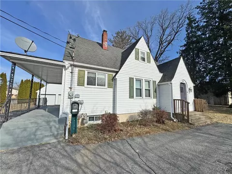 810 Sheridan Dr, Palmer Township, PA 18045