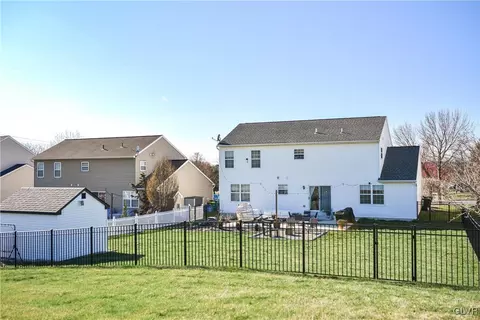 7200 Stack Rd, Macungie, PA 18062 photo 4