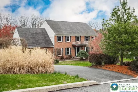 6549 Sweetbriar Ln, Zionsville, PA 18092