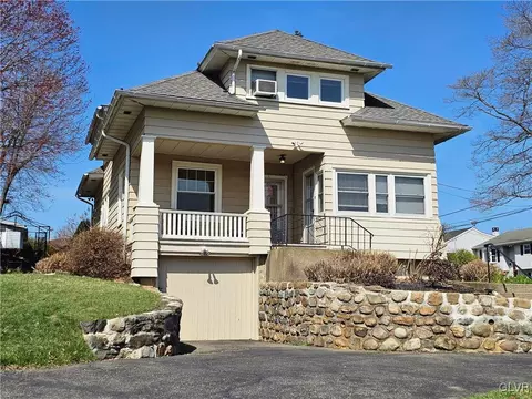 2618 Broad St, Palmer Township, PA 18045