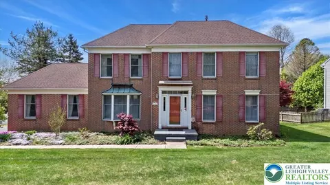 4607 Kathi Dr, Bethlehem, PA 18017