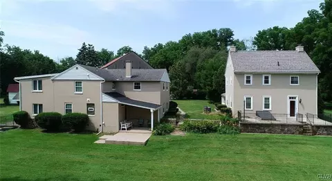 3305 Municipal Dr, Hokendauqua, PA 18052