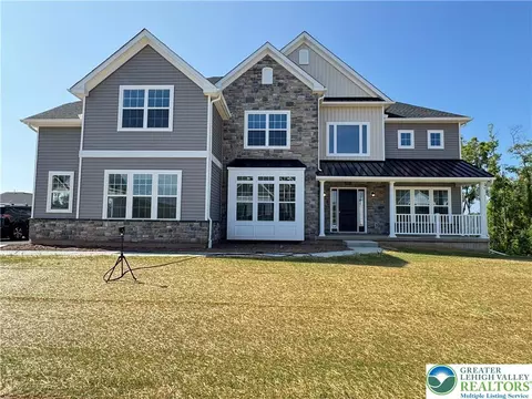 2685 Stonewall Dr #75, Center Valley, PA 18034